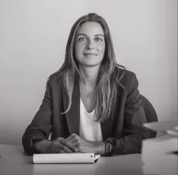 Célia LALES
